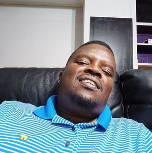 Meet your Posher, Warren